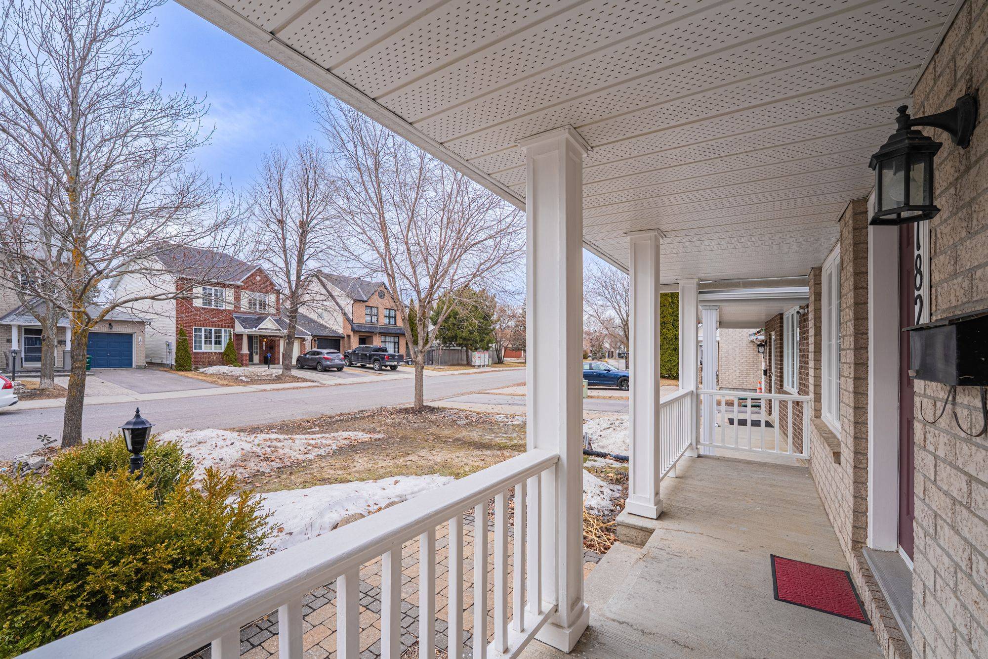 182 Windhurst DR, Barrhaven, ON K2G 6J4