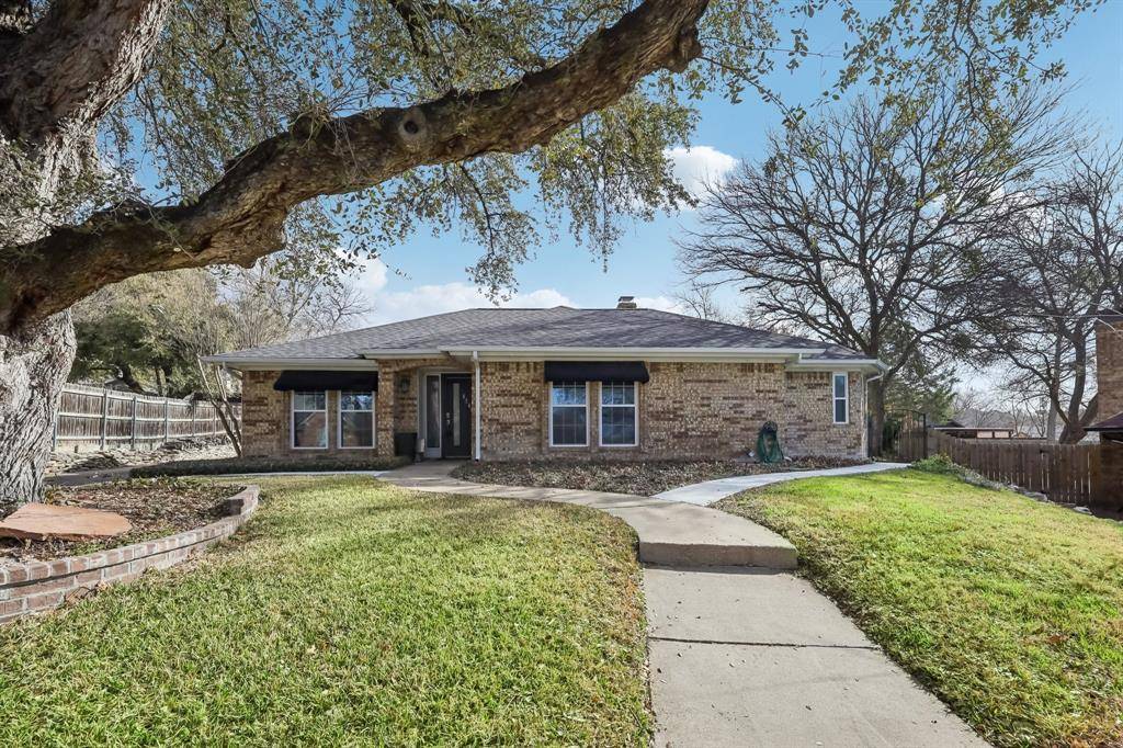 8548 Woodridge Court, Fort Worth, TX 76179
