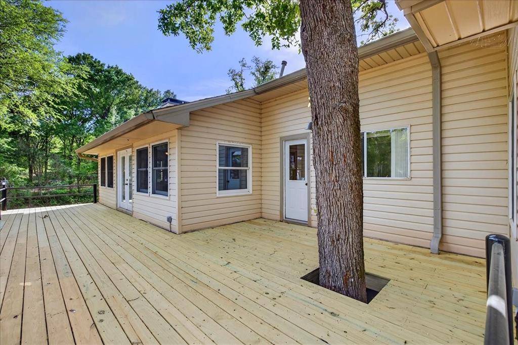 102 Summerall Drive, Mabank, TX 75156