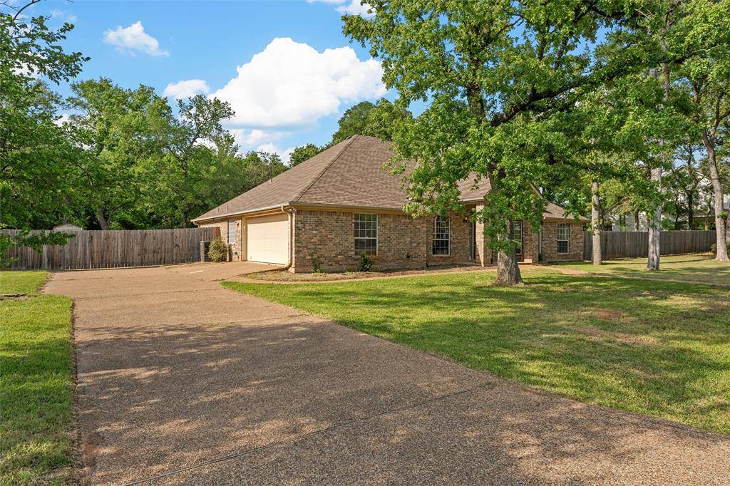 108 Hidden Oaks Drive, Waco, TX 76705