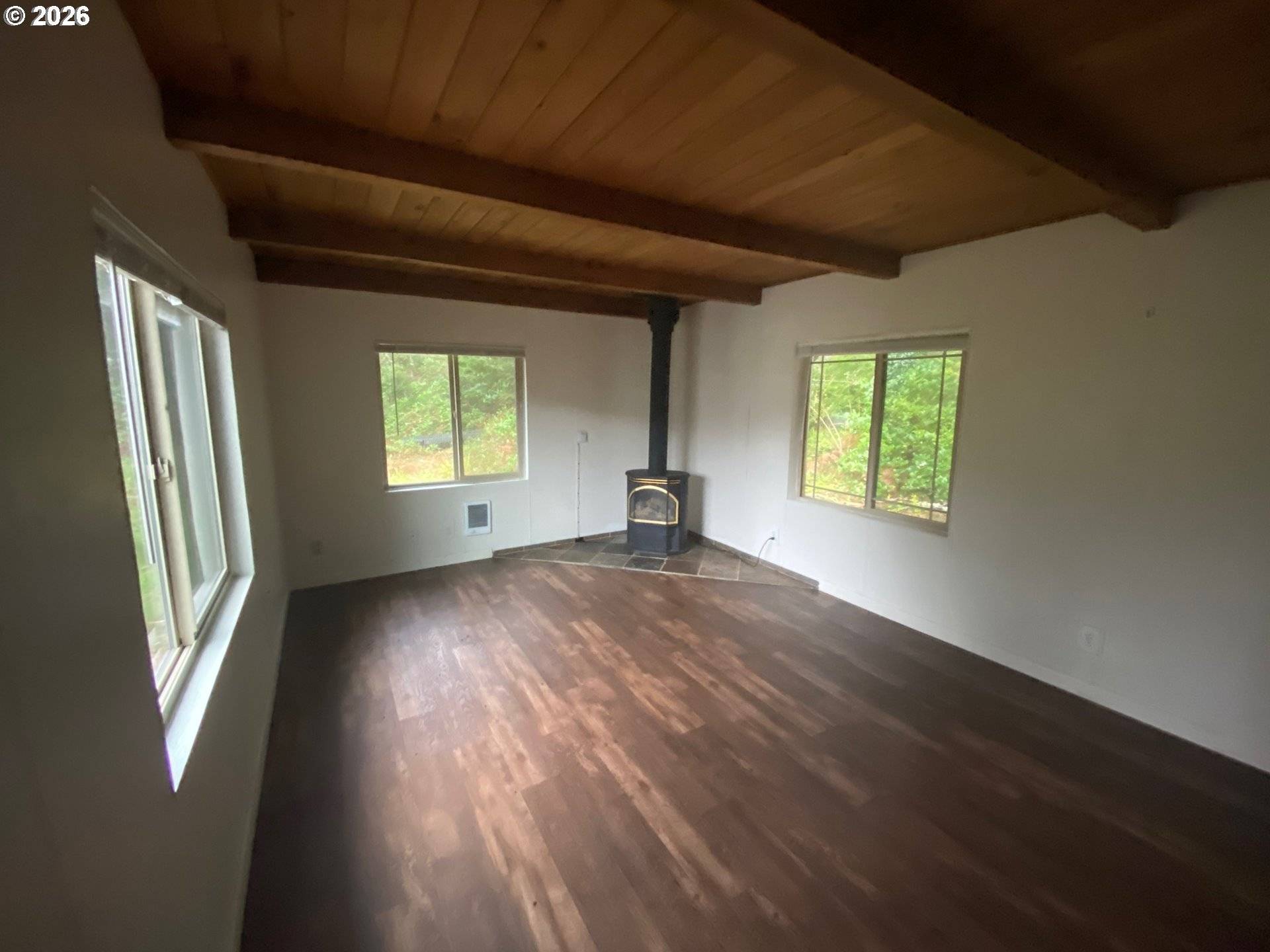 6721 RHODODENDRON AVE, Gleneden Beach, OR 97388