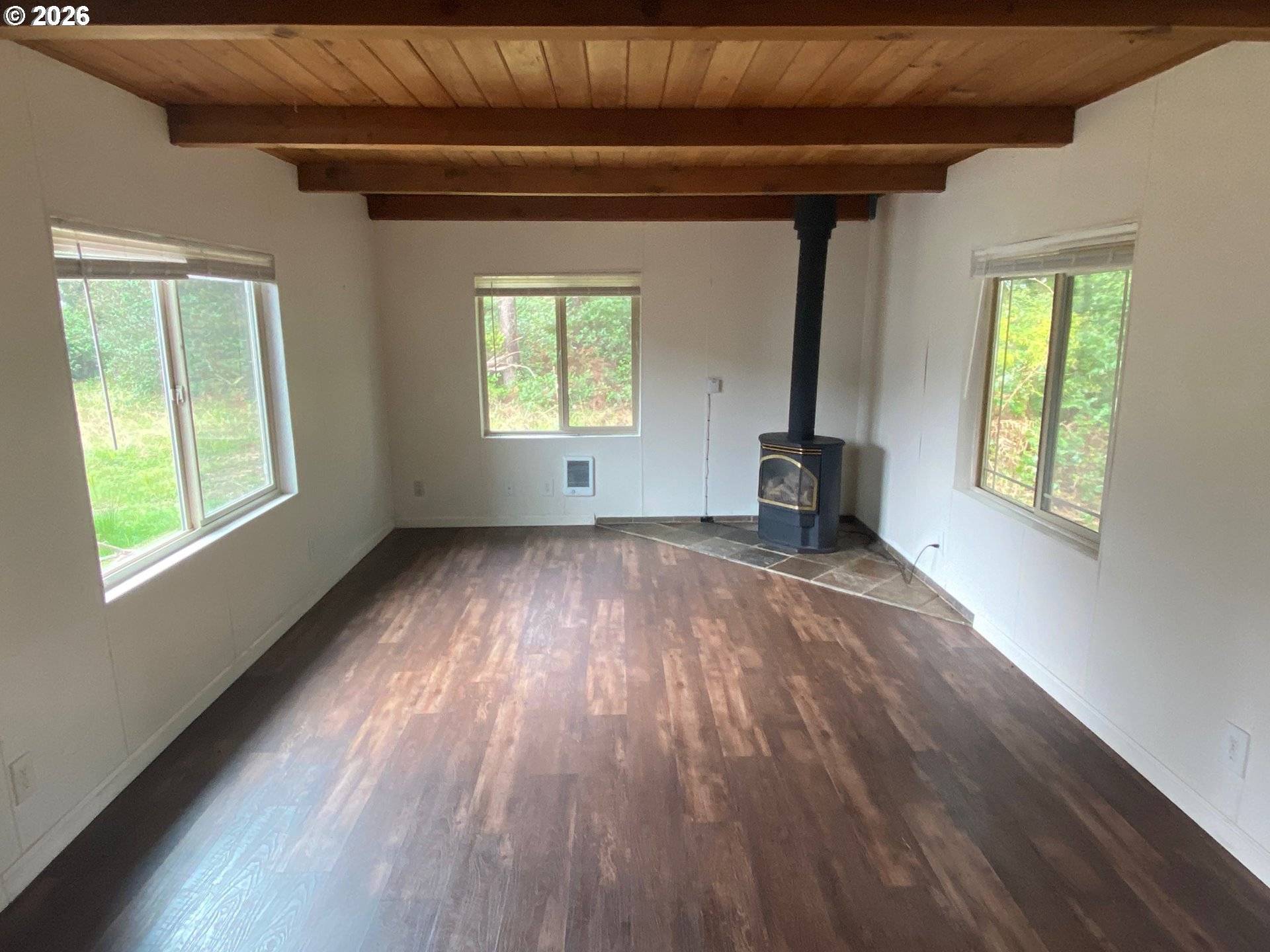 6721 RHODODENDRON AVE, Gleneden Beach, OR 97388