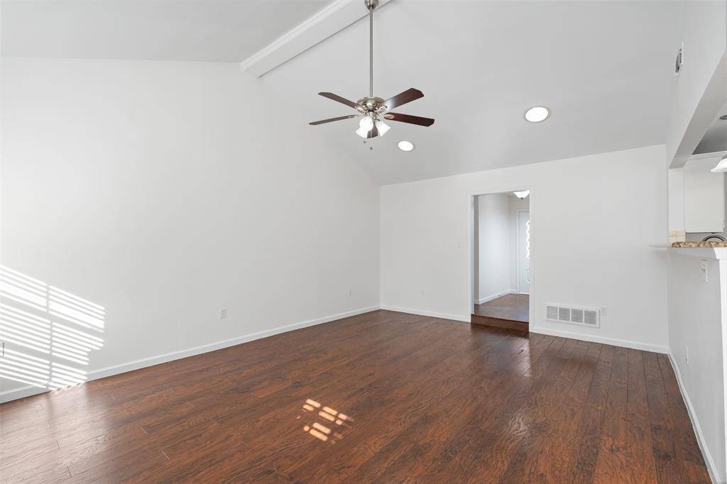 4910 Spring Creek Road, Arlington, TX 76017