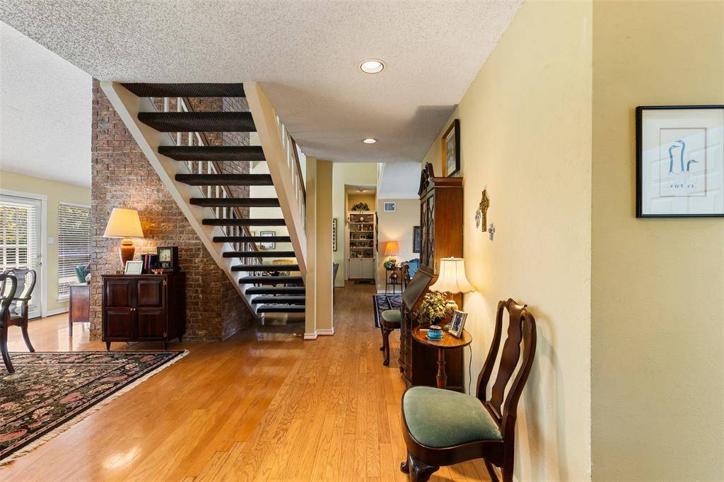 16622 Cleary Circle, Dallas, TX 75248