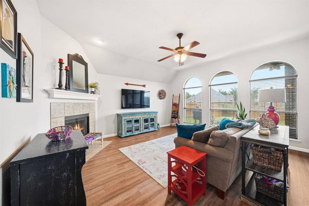 202 Boardwalk Avenue, Waxahachie, TX 75165