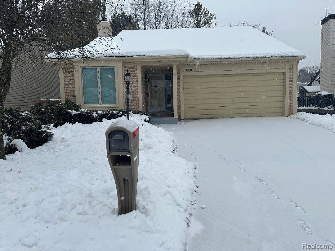 1634 Fielding DR N, Rochester Hills, MI 48307