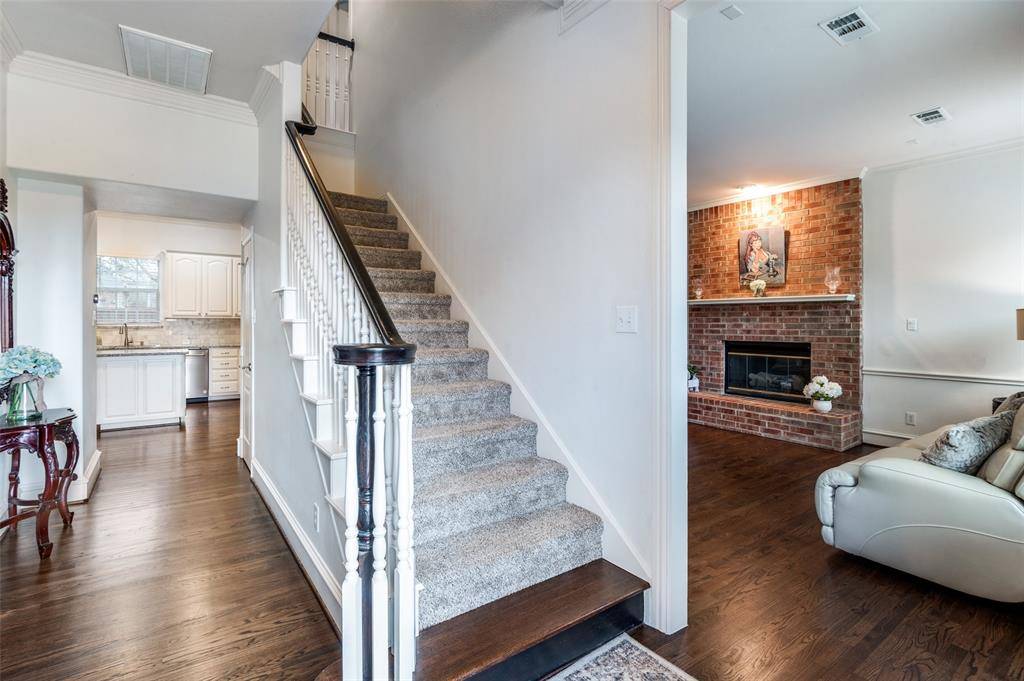 1718 E Branch Hollow Drive, Carrollton, TX 75007