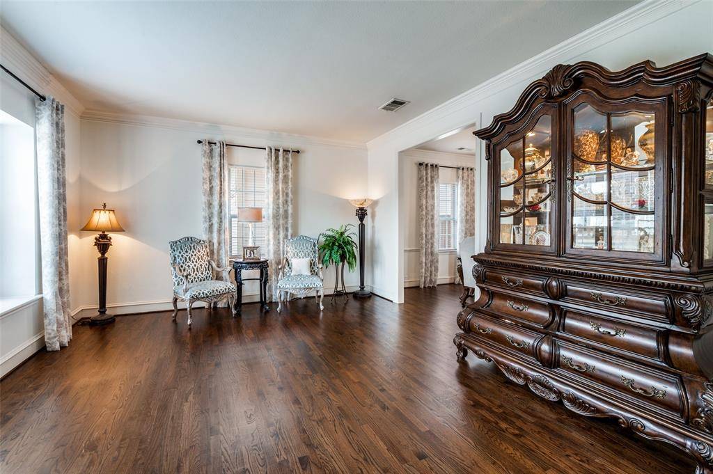 1718 E Branch Hollow Drive, Carrollton, TX 75007