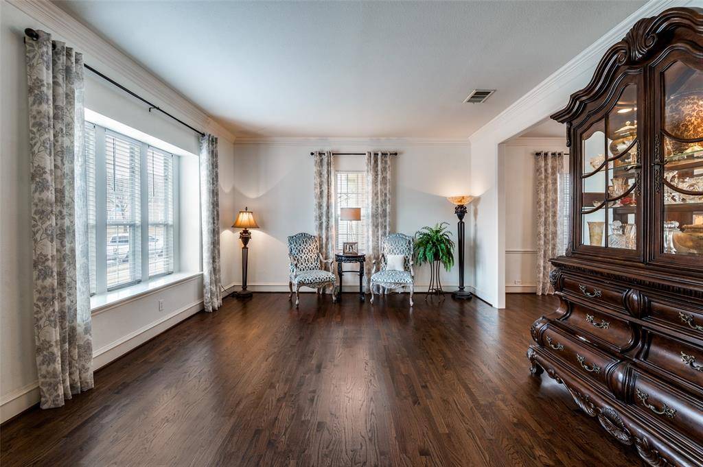 1718 E Branch Hollow Drive, Carrollton, TX 75007