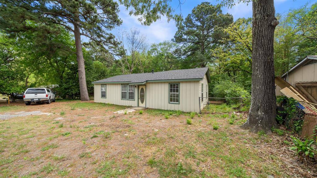 901 W Cayuga Drive, Athens, TX 75751