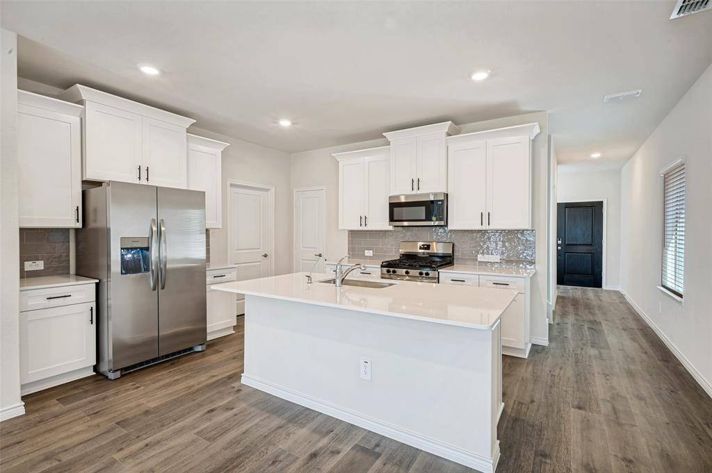 821 Apeldoorn Trail, Little Elm, TX 75068