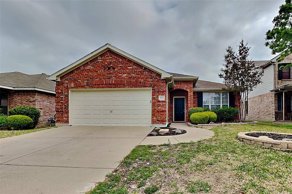 4321 Latigo Circle, Fort Worth, TX 76244