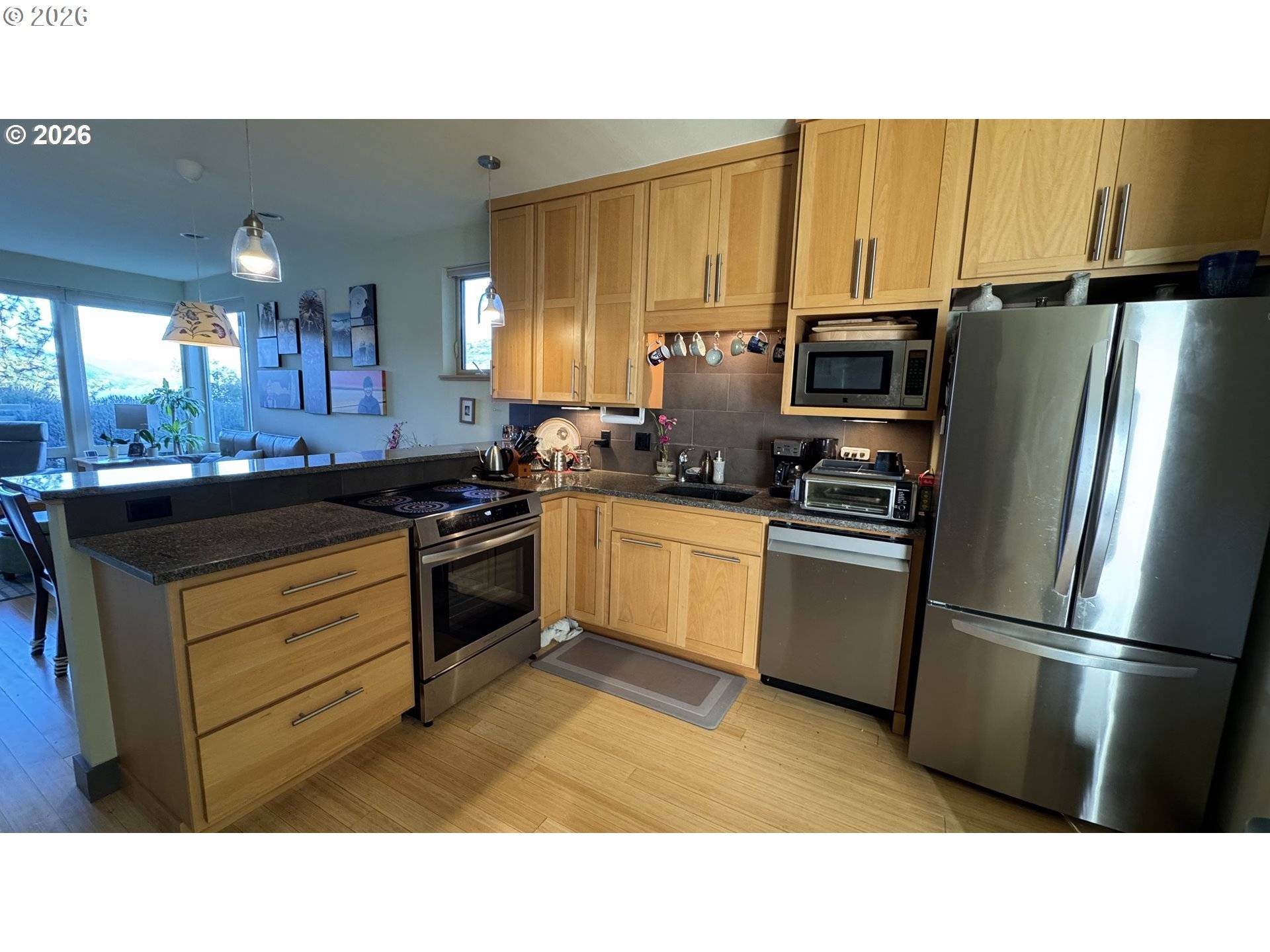 14 MOSIER CREEK PL, Mosier, OR 97040