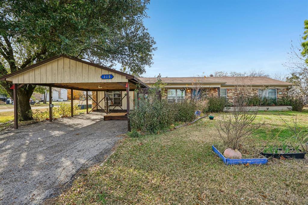 319 S Rogers Street, Covington, TX 76636
