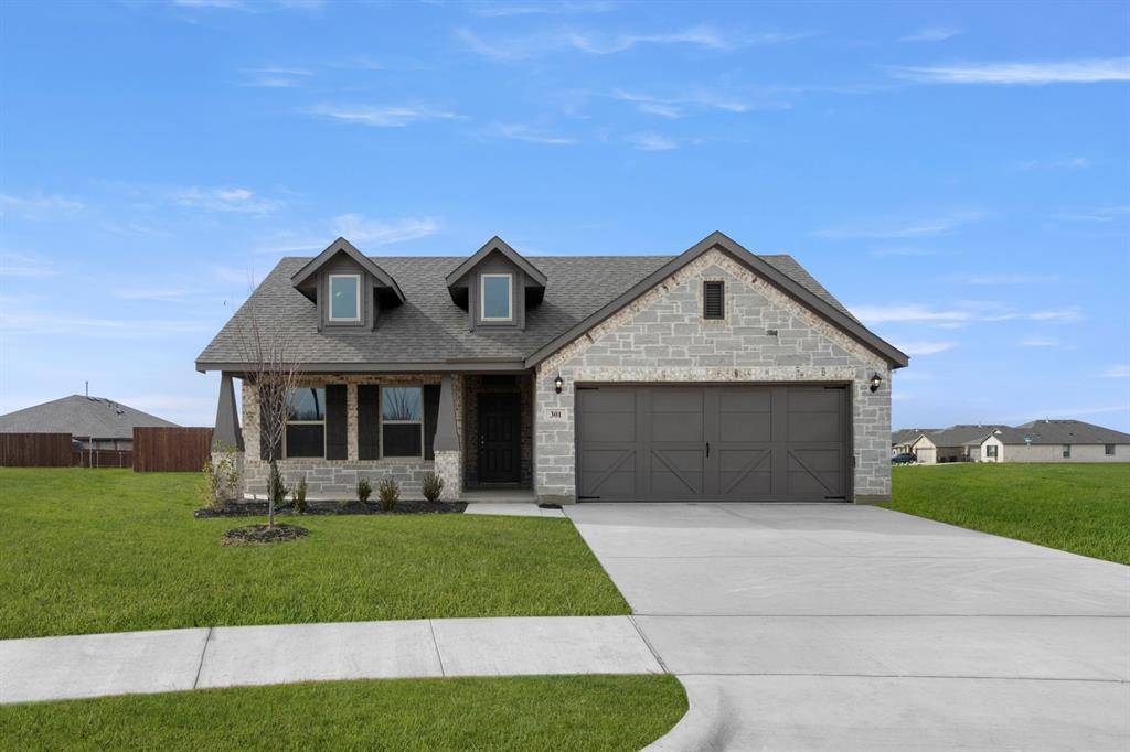 301 Comanche Drive, Cleburne, TX 76033