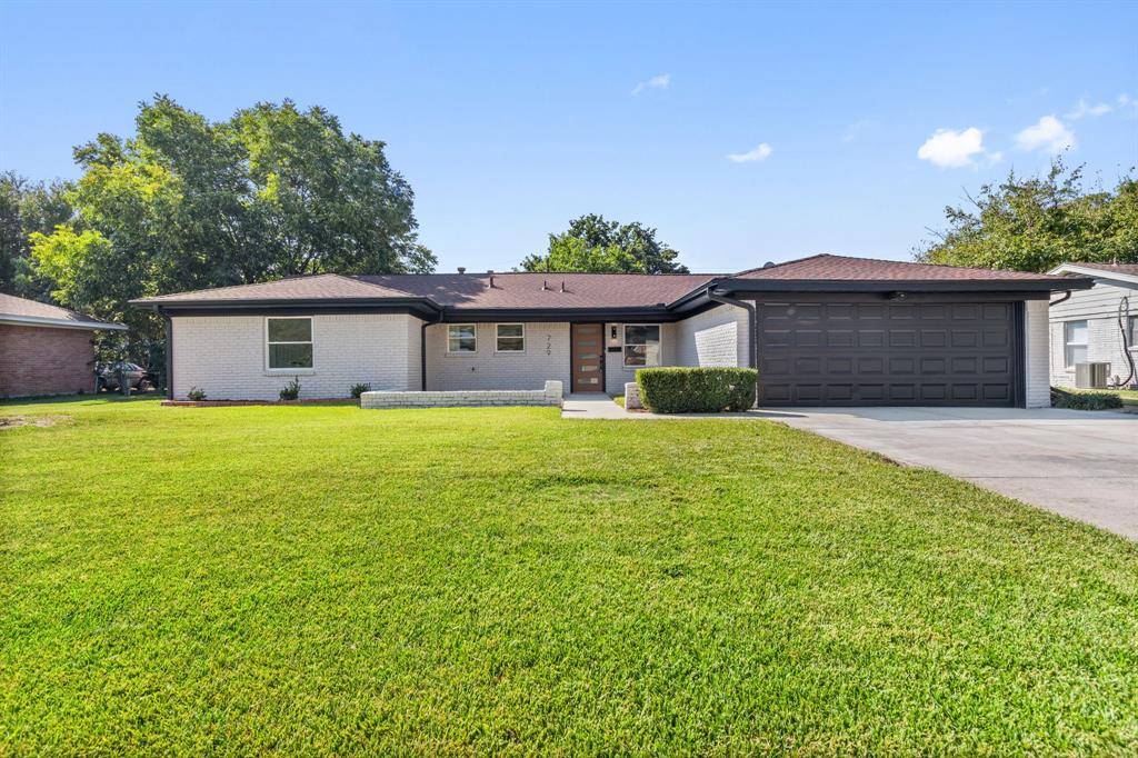729 Finland Street, Grand Prairie, TX 75050