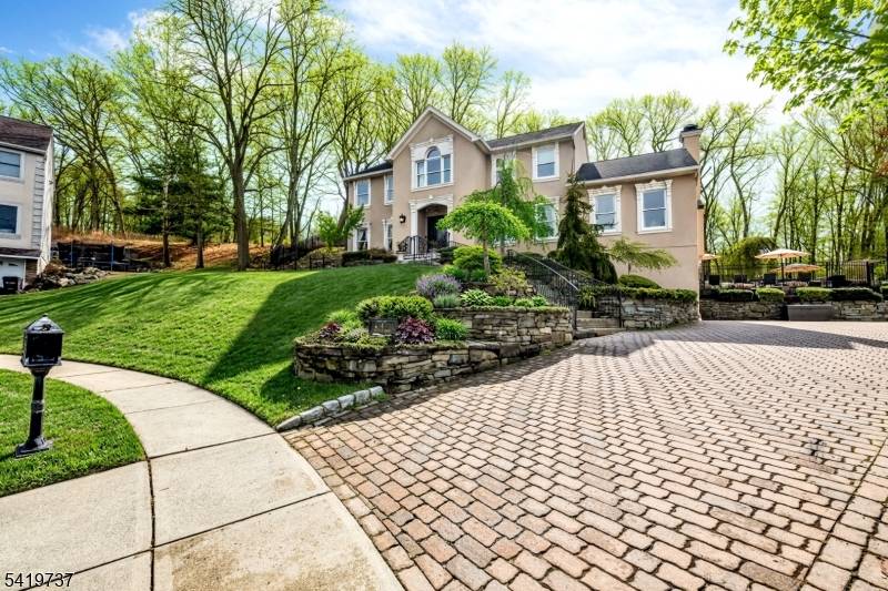 4 Michele Ct, Wayne Twp., NJ 07470