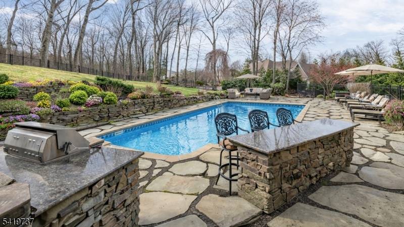 4 Michele Ct, Wayne Twp., NJ 07470