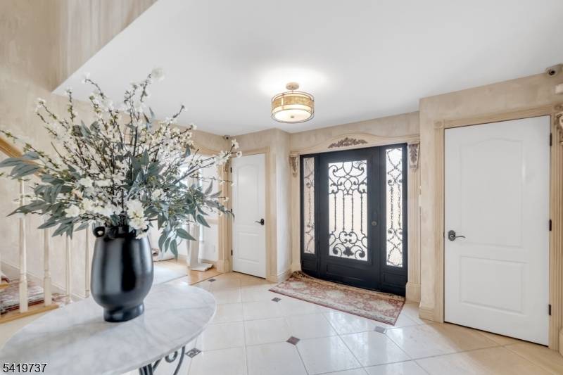 4 Michele Ct, Wayne Twp., NJ 07470