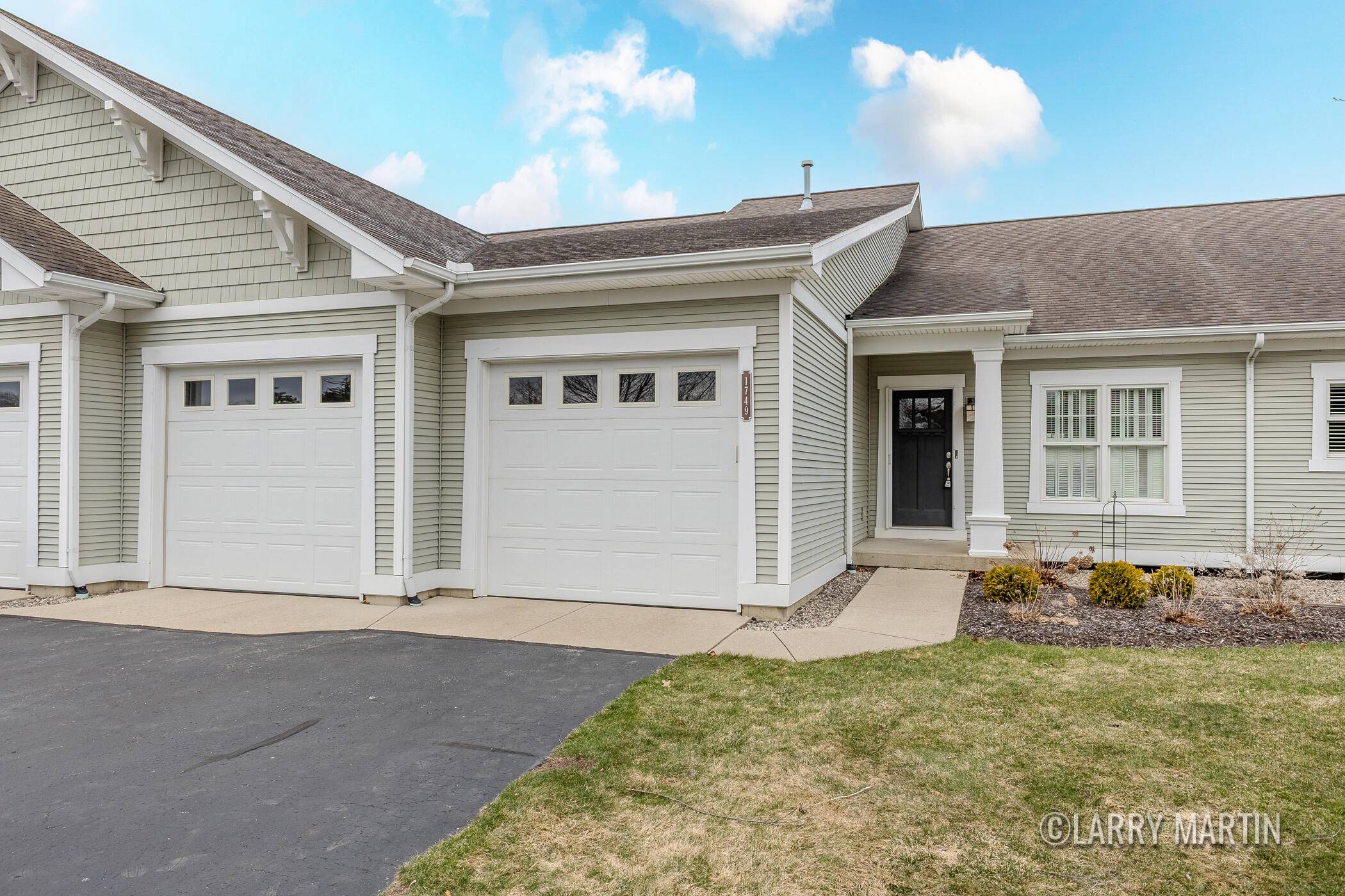 1749 N Trillium CIR, Zeeland Twp, MI 49464