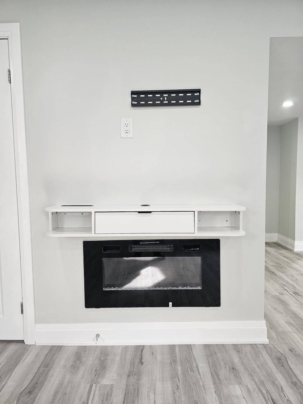 1869-A Narcissus GDNS #Basement, Pickering, ON L1X 2R2