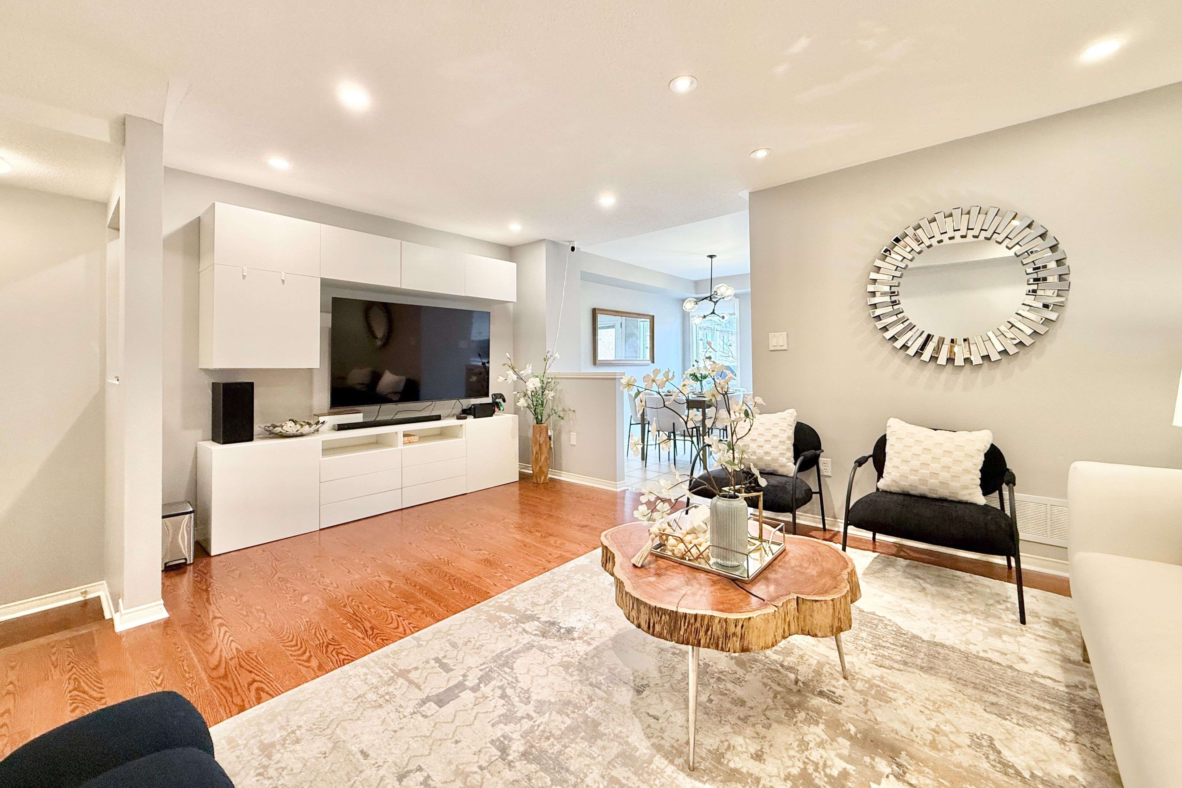 46 Revelstoke CRES, Richmond Hill, ON L4B 4T2