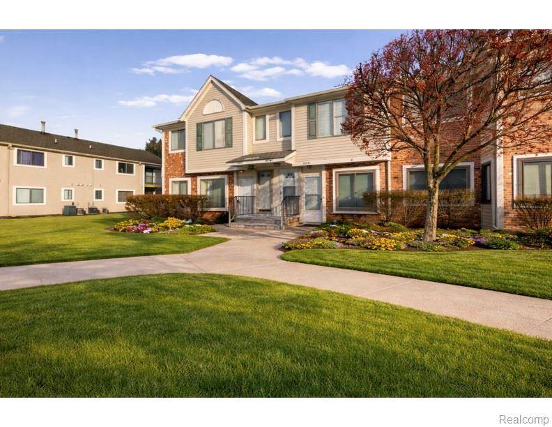 30755 Hidden Pines LN #25, Roseville, MI 48066