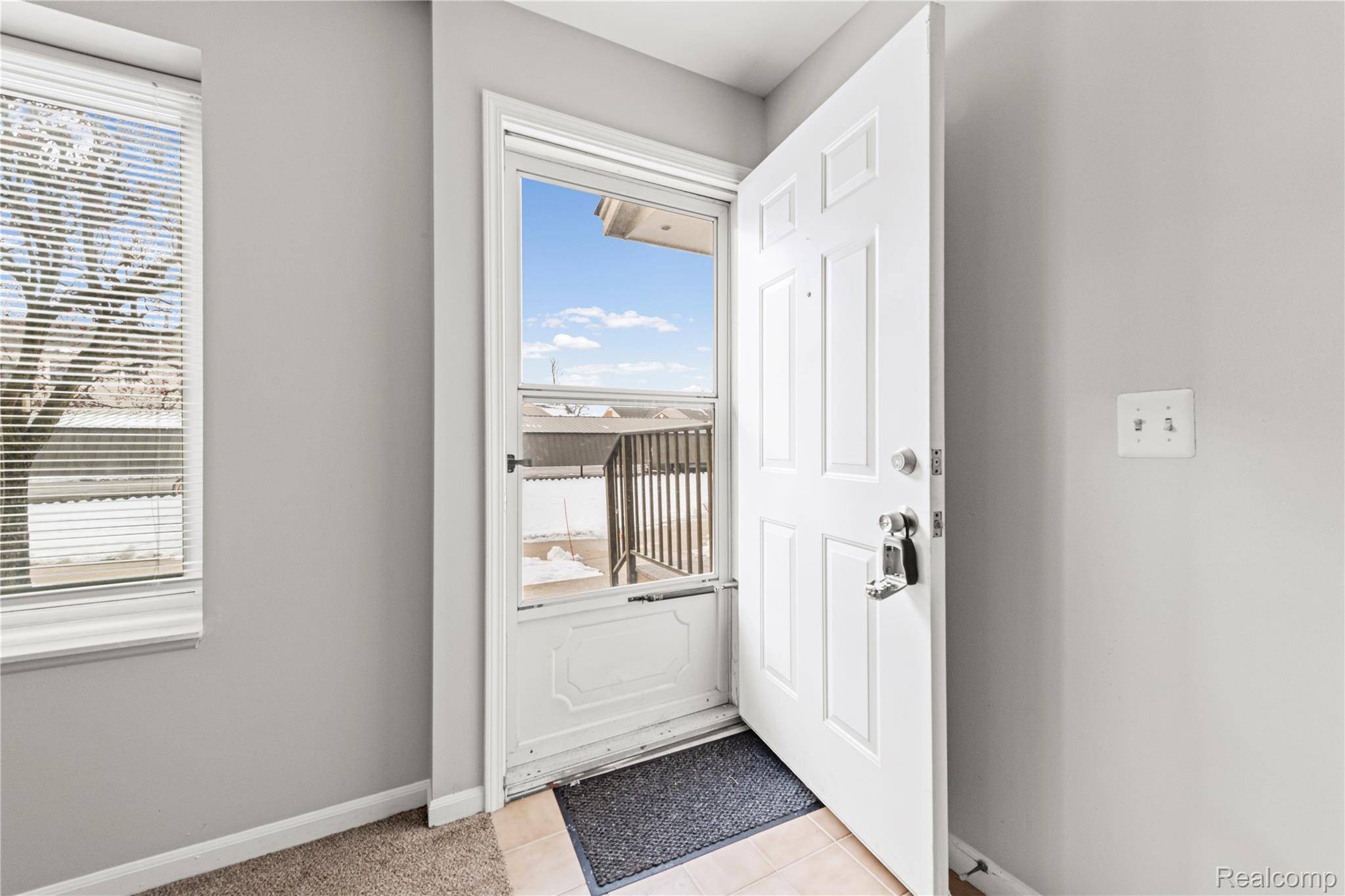 30755 Hidden Pines LN #25, Roseville, MI 48066