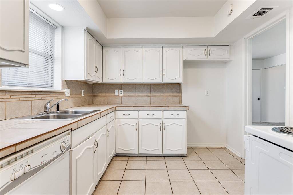 4021 Treeline Drive, Dallas, TX 75224