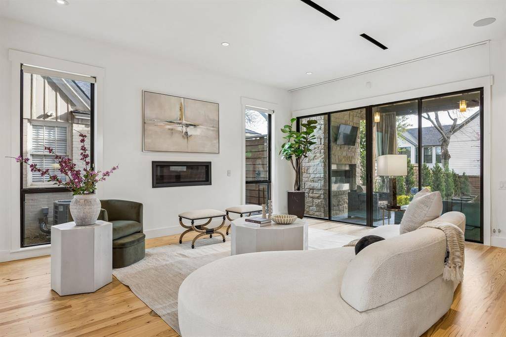 7326 La Vista Drive, Dallas, TX 75214