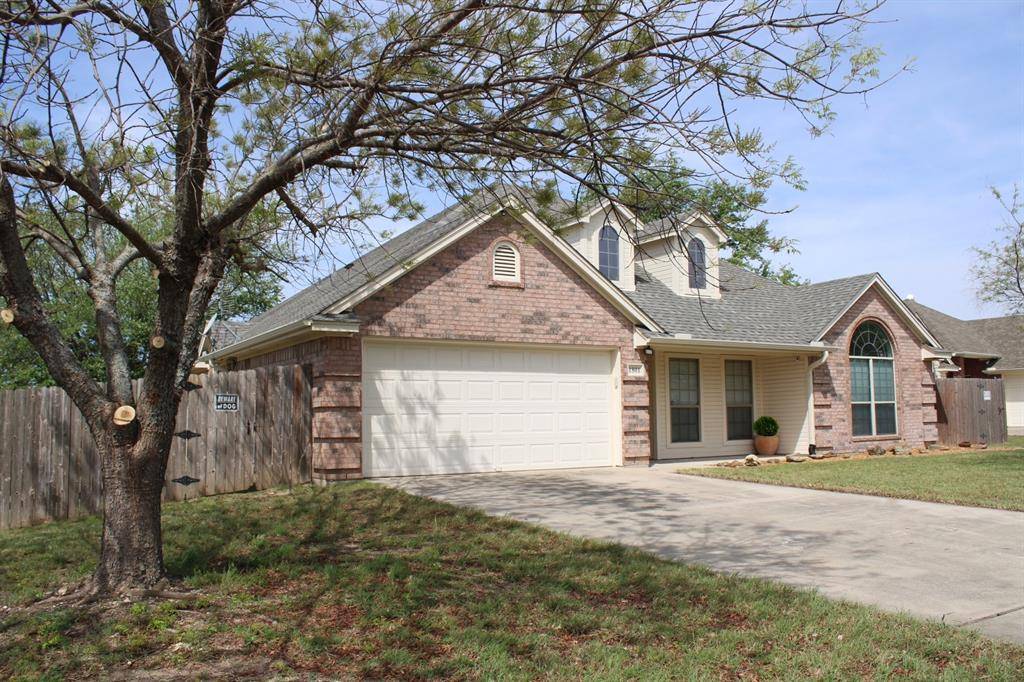 1801 Roadrunner Drive, Weatherford, TX 76088