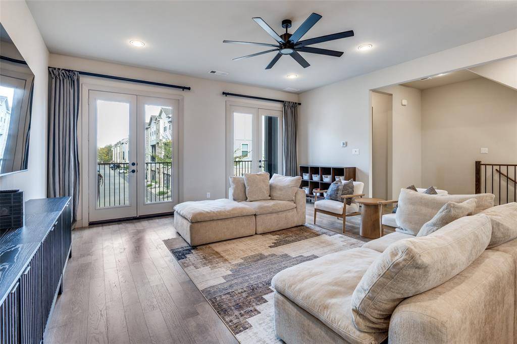 1434 Elevado Drive, Dallas, TX 75212