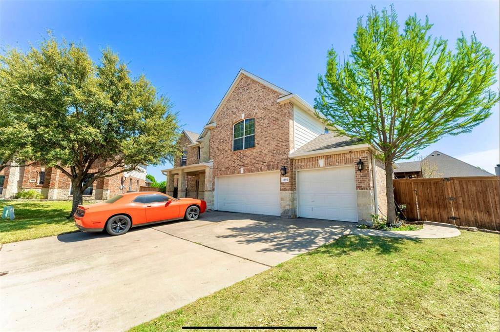 1302 Granada Court, Midlothian, TX 76065