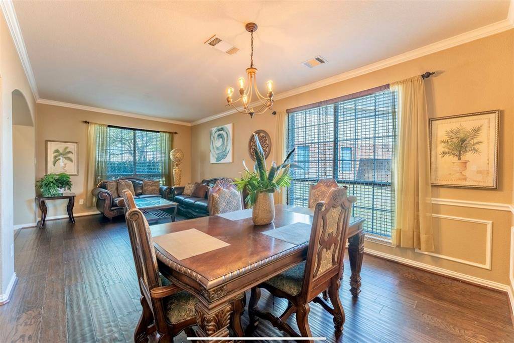 1302 Granada Court, Midlothian, TX 76065