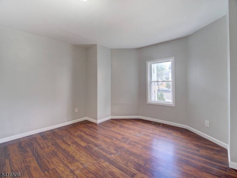 198 N 17Th St, East Orange City, NJ 07017