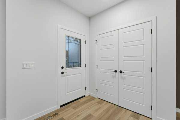 2157 Bayview DR SW, Airdrie, AB T4B5N3