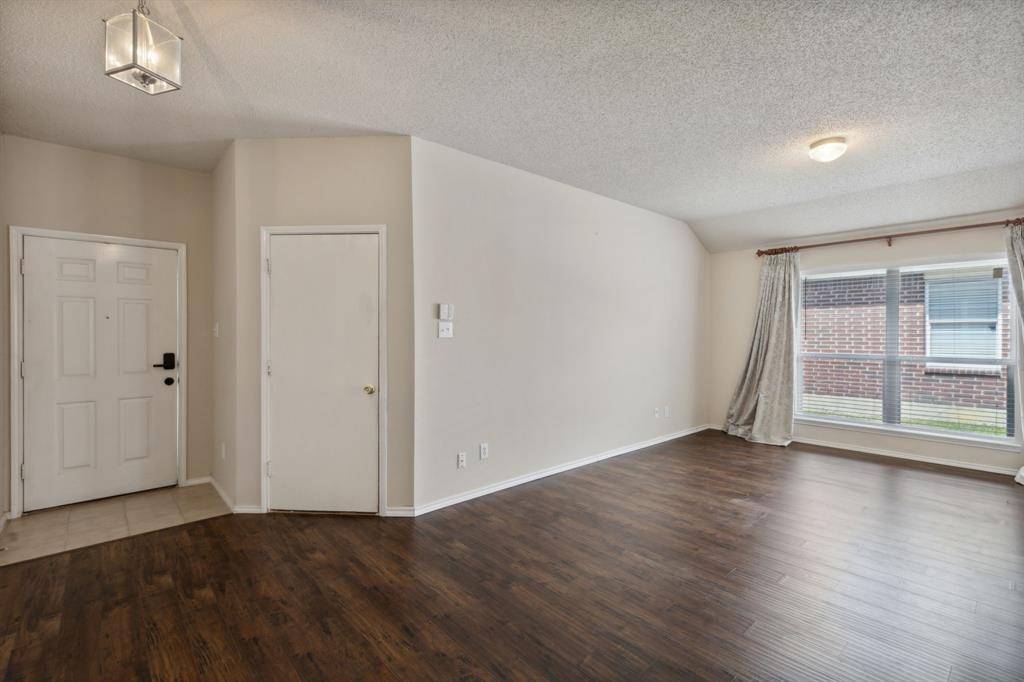 9916 Nixon Drive, Mckinney, TX 75072