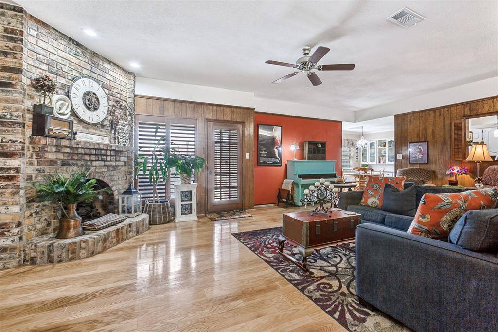 1512 Mccoy Place, Carrollton, TX 75006