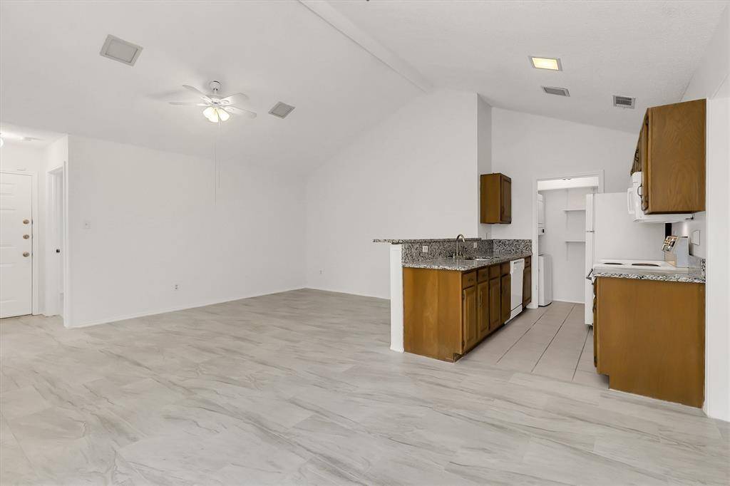 2018 Embassy Way, Carrollton, TX 75006