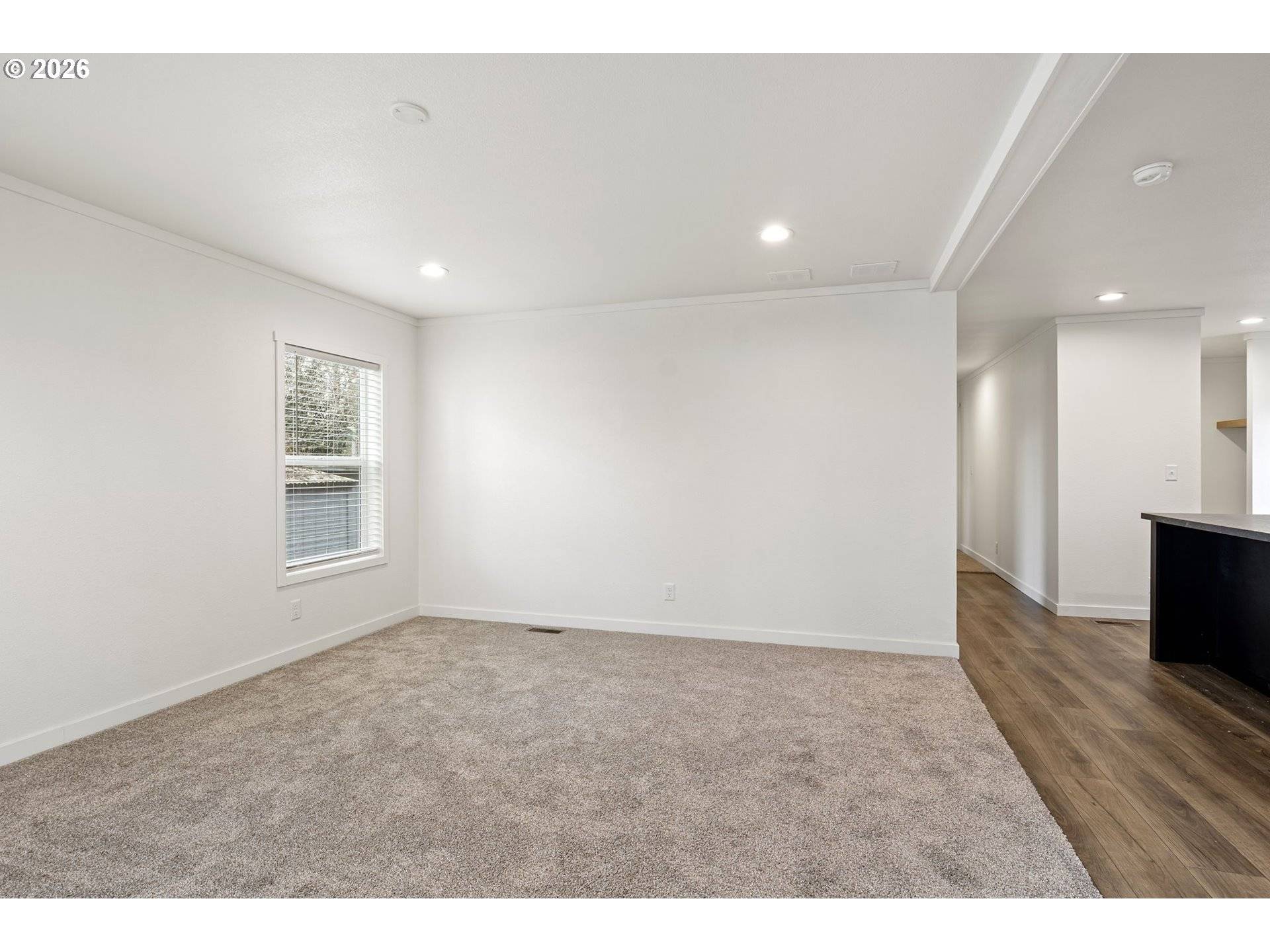 631 E ELLENDALE AVE #206, Dallas, OR 97338