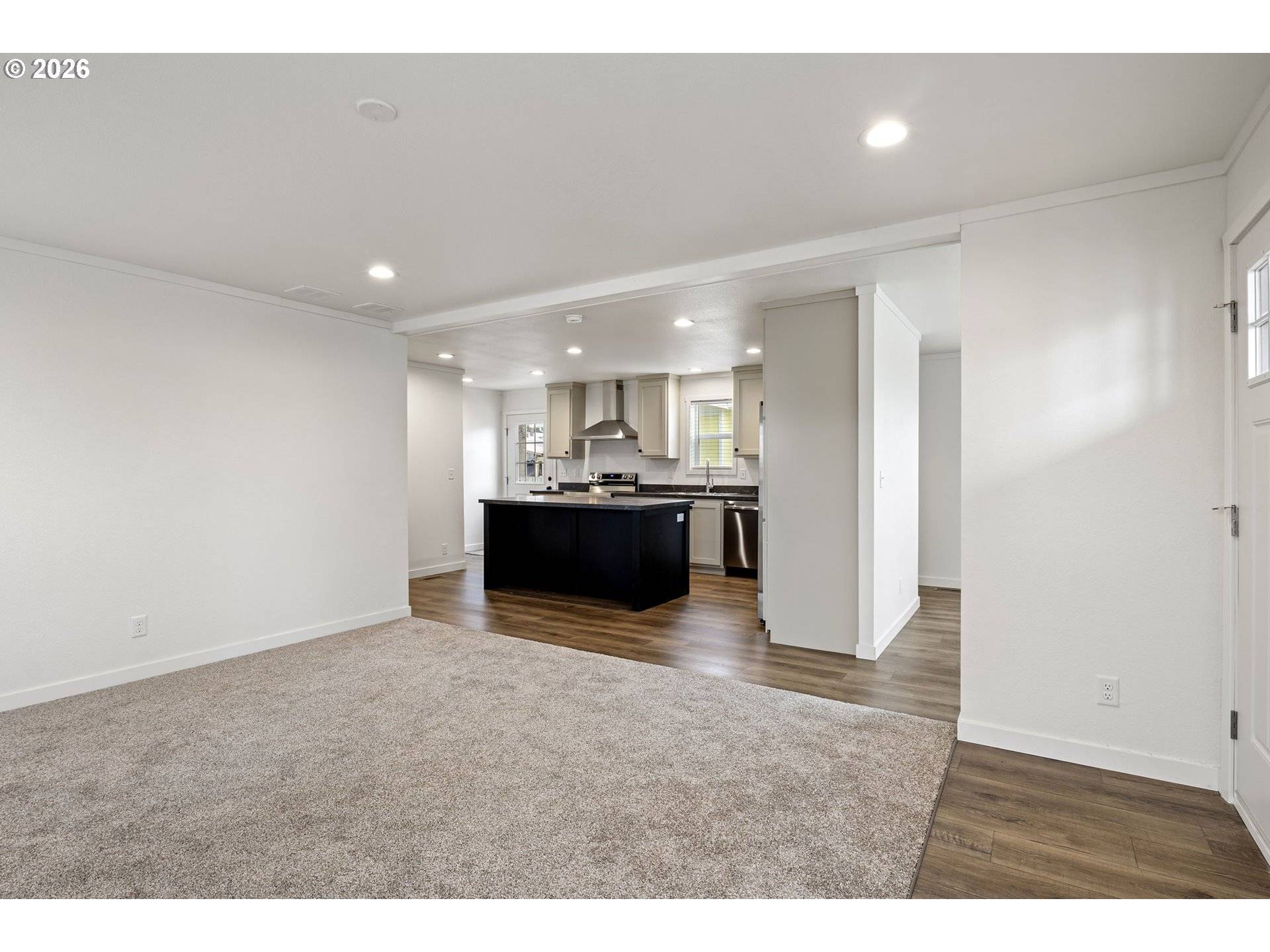 631 E ELLENDALE AVE #206, Dallas, OR 97338