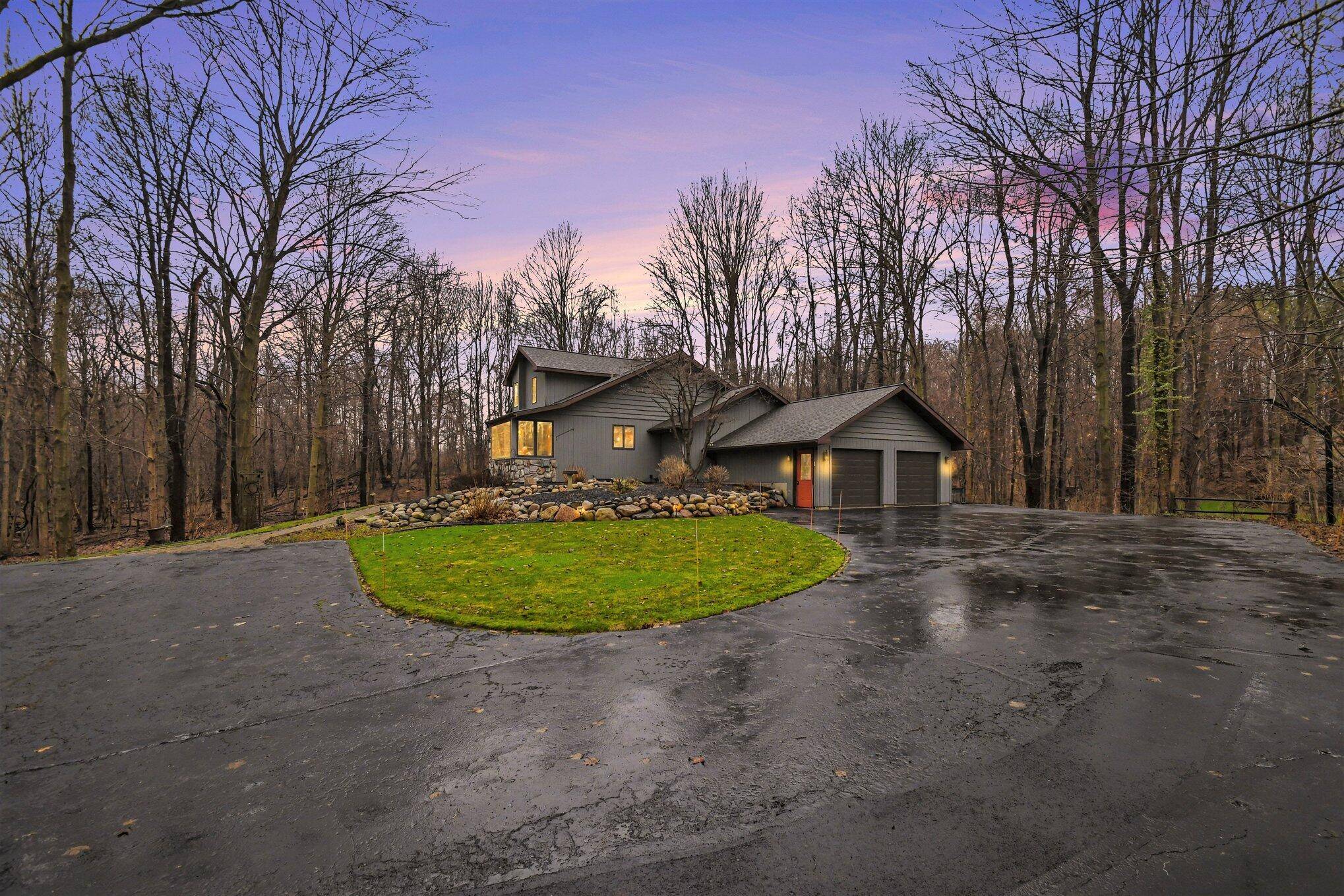 2913 Grange RD, Oronoko Twp, MI 49103