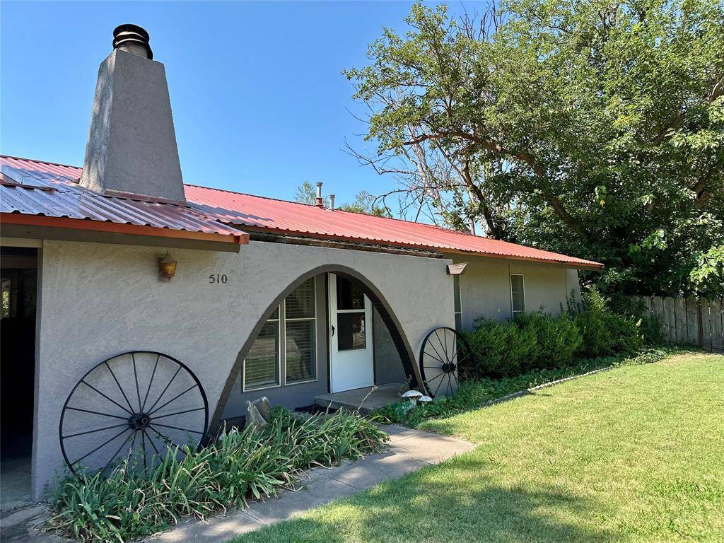 510 E Pecan Street, Seymour, TX 76380