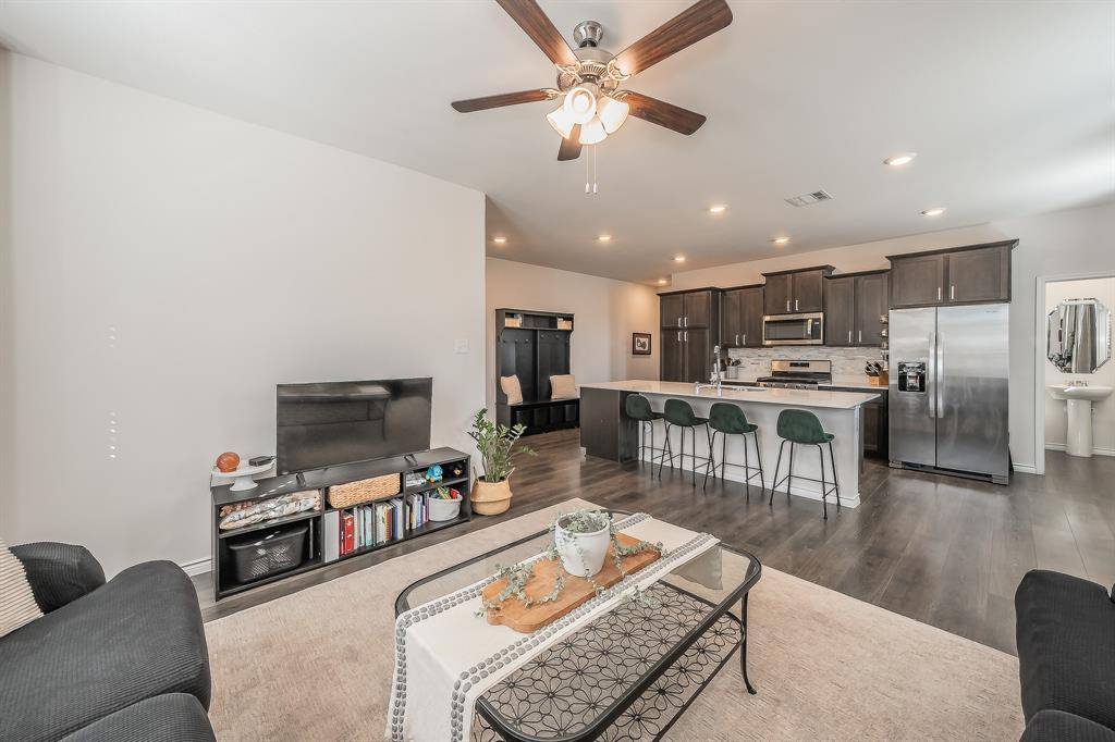 2056 Juniper Pass Way, Mesquite, TX 75149