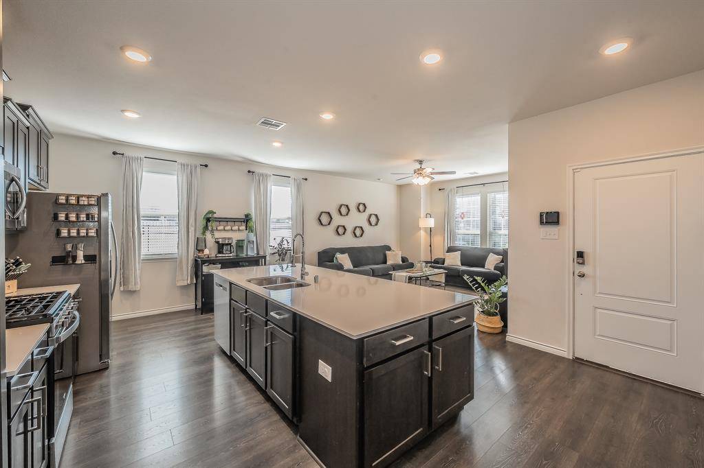 2056 Juniper Pass Way, Mesquite, TX 75149