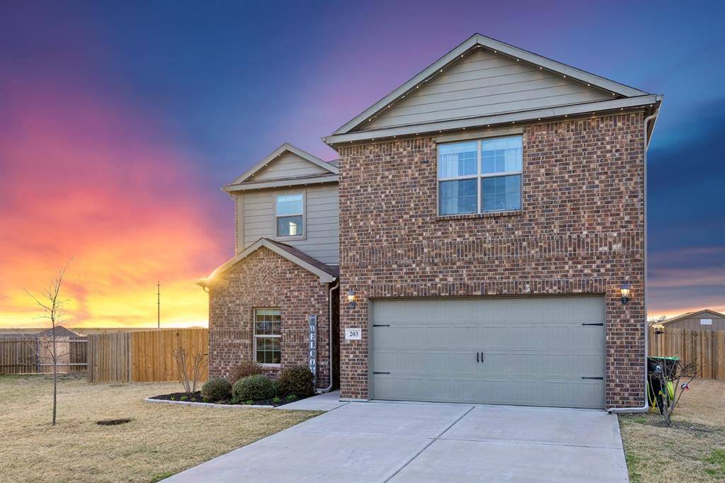 203 Point Rider Road, Newark, TX 76071