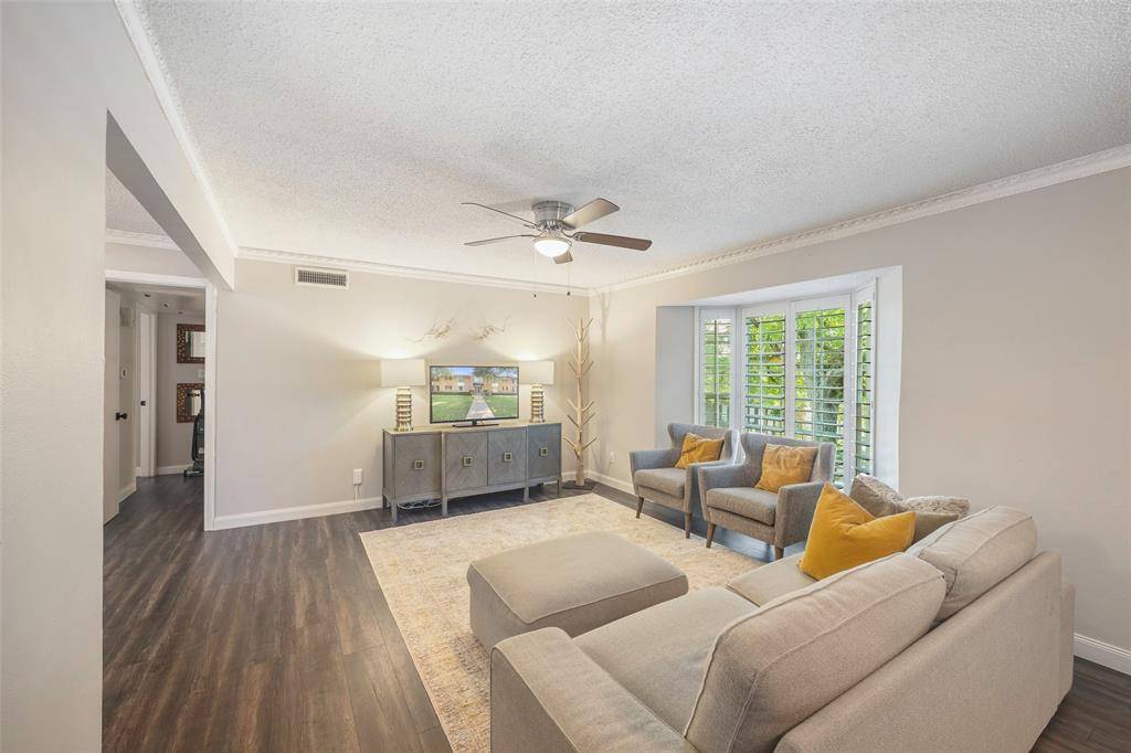 6007 Sandhurst Lane #D, Dallas, TX 75206