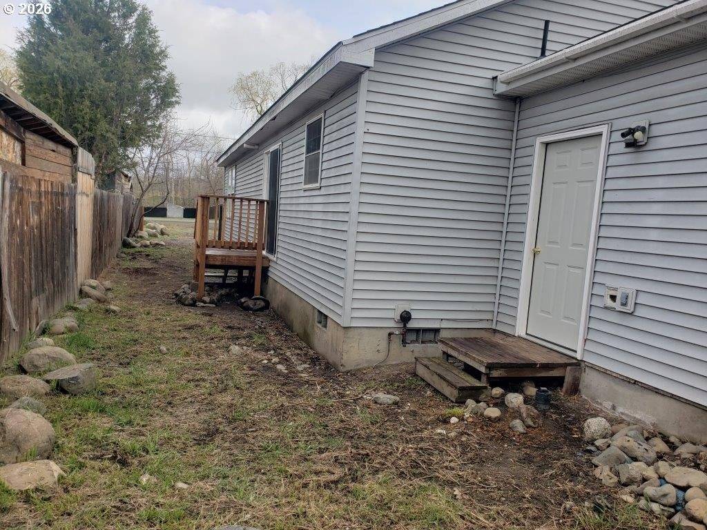 907 S COLLEGE ST, Joseph, OR 97846