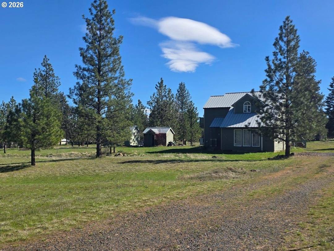 271 S FAIRWAY  A RD, Tygh Valley, OR 97063