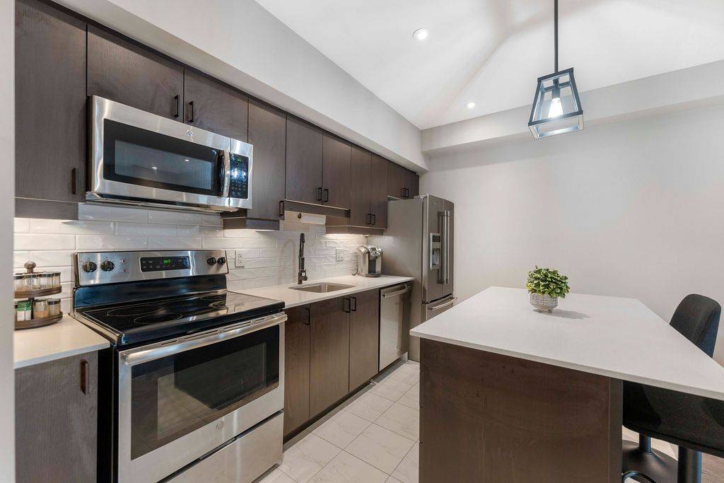 300 Essa RD #603, Barrie, ON L4N 9Y4